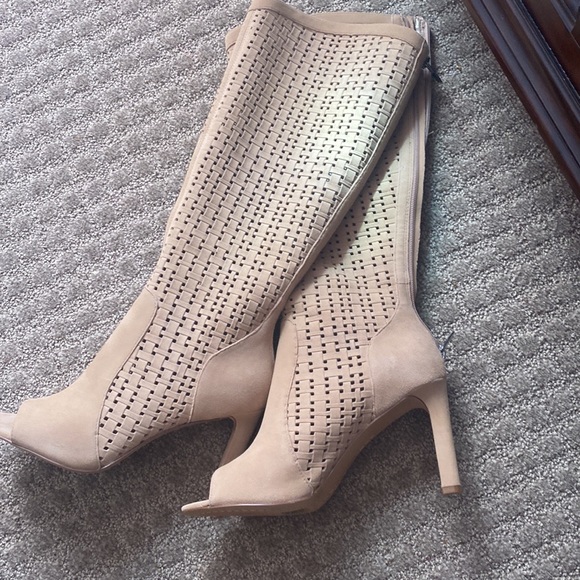 Absolutely Brand New Never Worn!!!Vince Camuto!!!Size 8 1/2